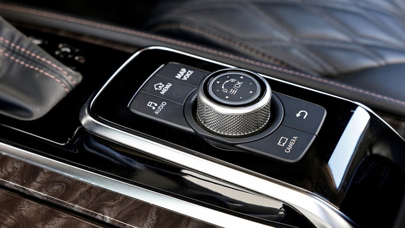 Старый Nissan Patrol с V8 продолжает карьеру в Австралии: ему наконец-то обновили салон