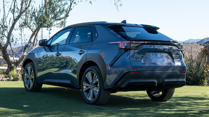 Subaru готовит новый кроссовер: первый тизер Trailseeker