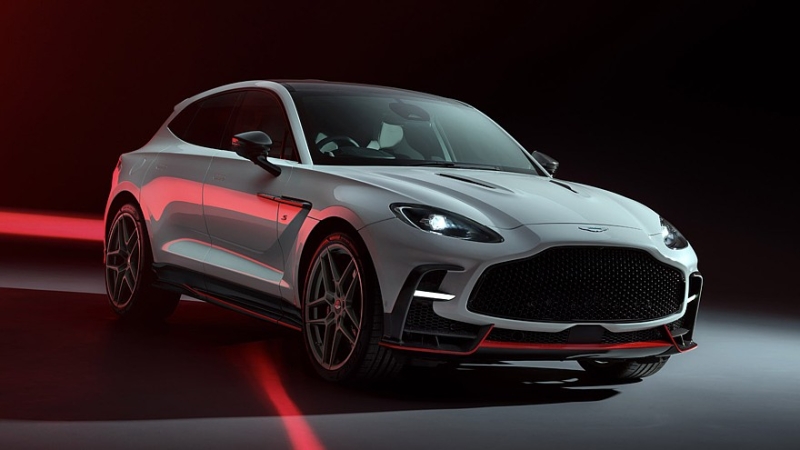 Топовый кроссовер Aston Martin DBX S: форсированный битурбомотор V8 и улучшенная динамика