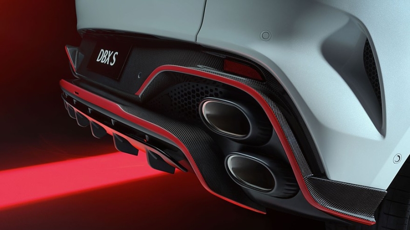 Топовый кроссовер Aston Martin DBX S: форсированный битурбомотор V8 и улучшенная динамика