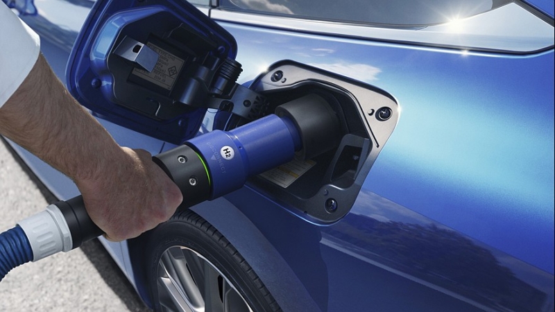 Toyota обновила Mirai до 2025 модельного года и повысила ценник