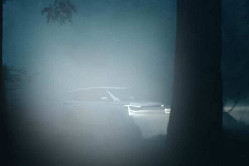 Анонсирован «престижный» кроссвэн Kia Clavis в новом стиле