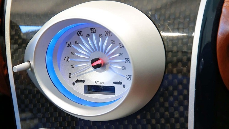 Automobili Mignatta Rina: аналоговая баркетта из Италии с мощным атмосферным V8