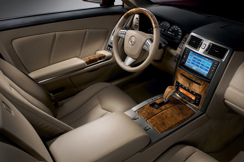 Cadillac не будет выпускать преемника XLR на базе Chevrolet Corvette C8