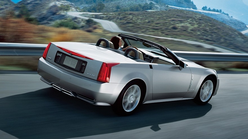 Cadillac не будет выпускать преемника XLR на базе Chevrolet Corvette C8