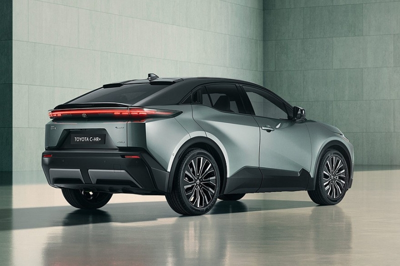 Ещё один кроссовер Toyota C-HR: без «плюса» и только полный привод