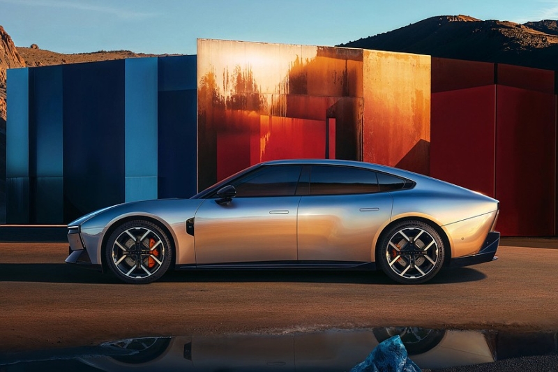 «Это не концепт»: показан эффектный седан Xpeng P7 нового поколения