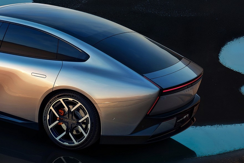 «Это не концепт»: показан эффектный седан Xpeng P7 нового поколения