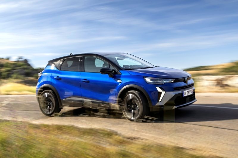 Гибридные кроссоверы Renault Captur и Symbioz стали мощнее и экономичнее