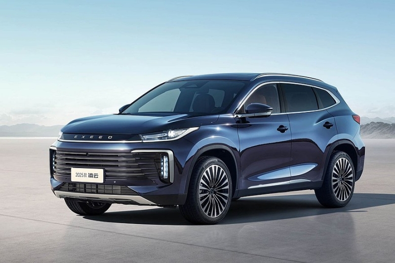 Кроссовер Exeed TXL «почернел» и стал агрессивнее в новой спецверсии