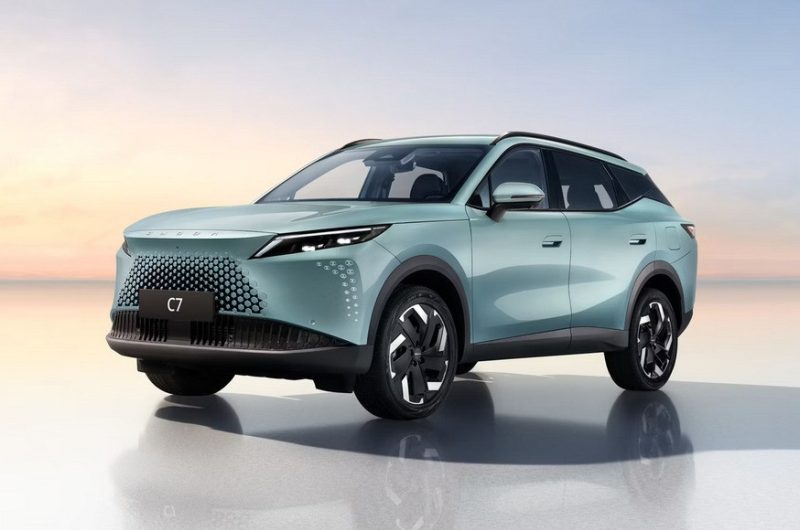 Кроссовер Omoda C7 для России: раскрыт состав комплектаций