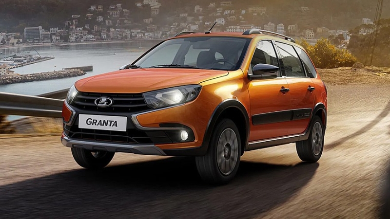 Lada Granta обзавелась новой модификацией: теперь и «приподнятый» лифтбек