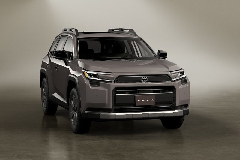 Новый кроссовер Toyota RAV4 дебютировал в нескольких версиях