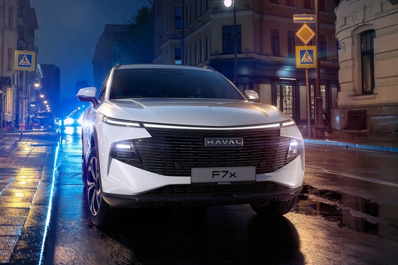 Новый купеобразный Haval F7x стартует в России: топовый мотор и полный привод
