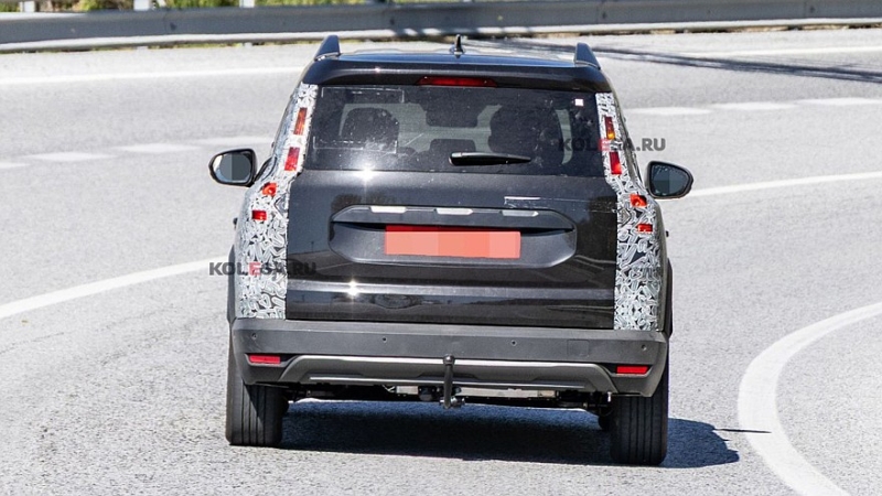 Обновлённый кросс-универсал Dacia Jogger проехался на камеру