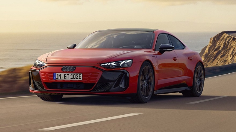 Обновлённый спортседан Audi e-tron GT: теперь и базовый вариант