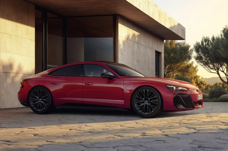Обновлённый спортседан Audi e-tron GT: теперь и базовый вариант