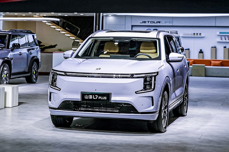 Показан большой кроссовер Jetour Shanhai L7 Plus в новом стиле