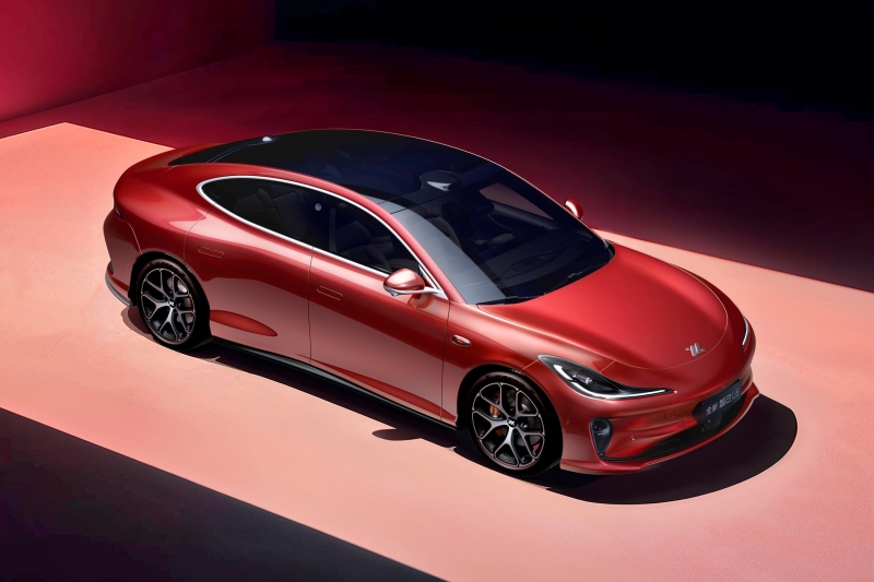 Премиальный лифтбек IM L6 от SAIC обновлён на втором году жизни, цены снижены