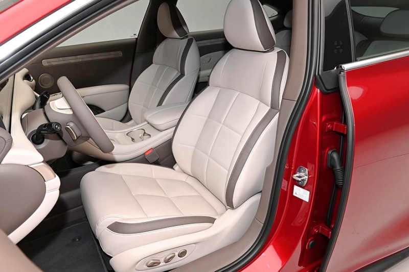 Премиальный лифтбек IM L6 от SAIC обновлён на втором году жизни, цены снижены