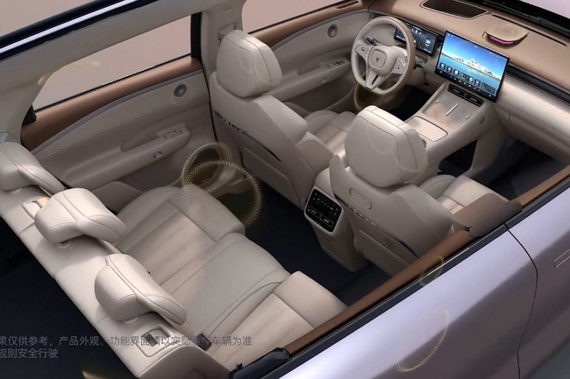 Салон обновлённого кроссовера Voyah Free показали на свежих официальных кадрах