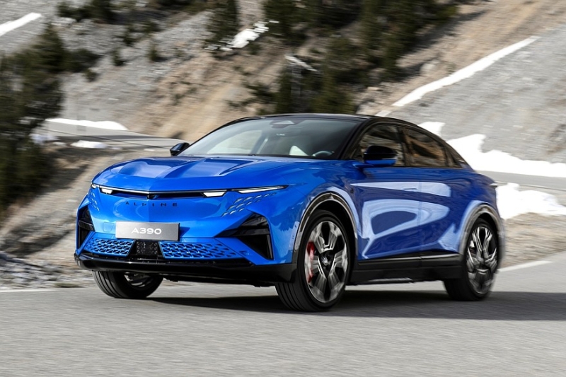 Серийный Alpine A390: три мотора, две версии, клиренс 152 мм и масса более 2,1 т