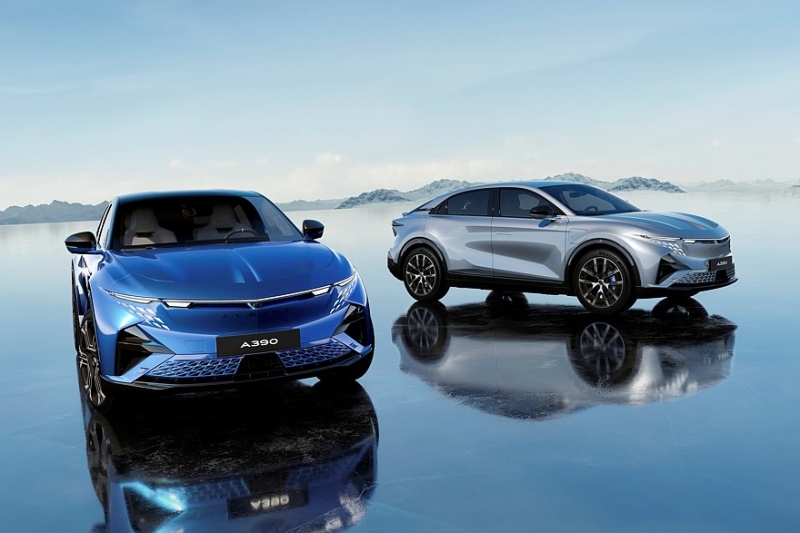 Серийный Alpine A390: три мотора, две версии, клиренс 152 мм и масса более 2,1 т