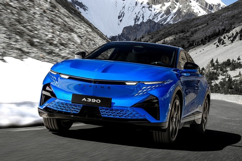 Серийный Alpine A390: три мотора, две версии, клиренс 152 мм и масса более 2,1 т