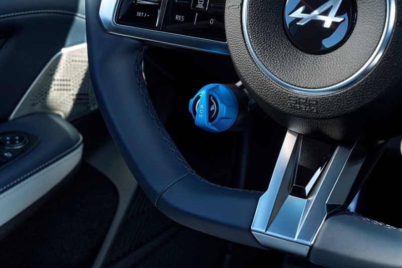 Серийный Alpine A390: три мотора, две версии, клиренс 152 мм и масса более 2,1 т