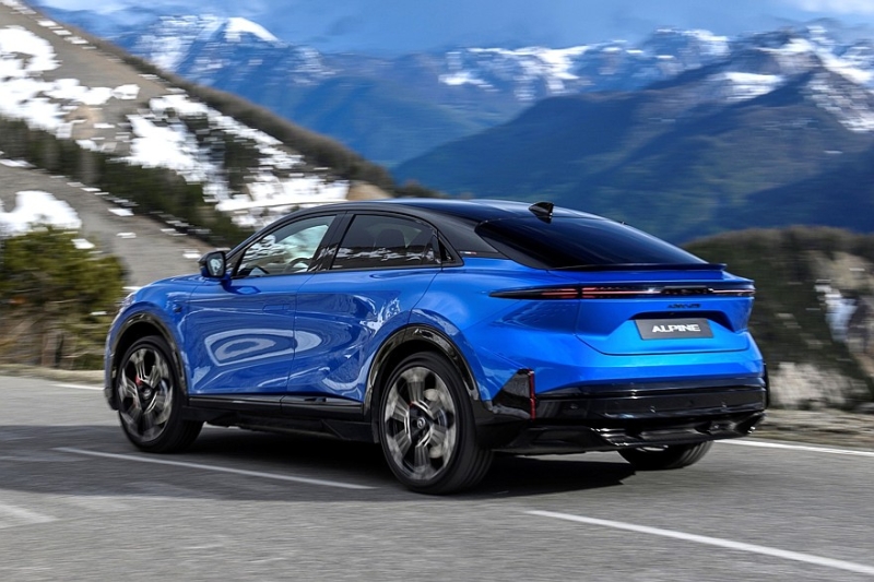 Серийный Alpine A390: три мотора, две версии, клиренс 152 мм и масса более 2,1 т