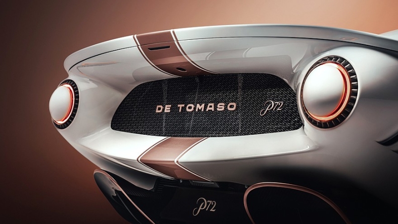 Серийный De Tomaso P72: завораживающие формы, мощный V8 и никаких экранов в салоне