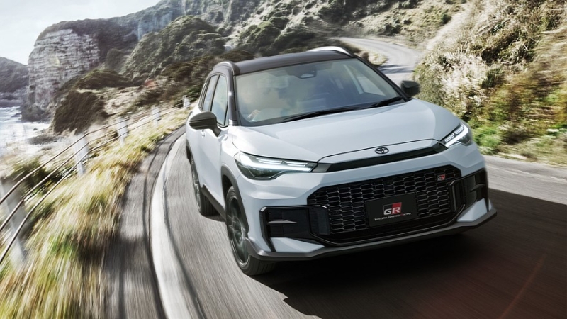 Toyota обновила кроссовер Corolla Cross для Японии и анонсировала версию GR Sport