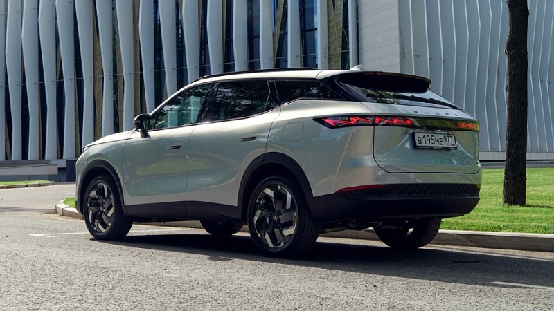 В России cтартовали продажи кроссовера Omoda C7, все цены известны