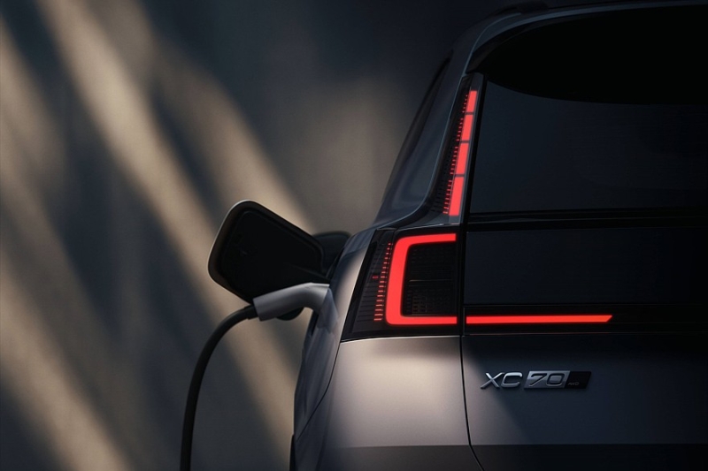 Volvo готовится к премьере гибридного кроссовера XC70: новая платформа и две батареи на выбор