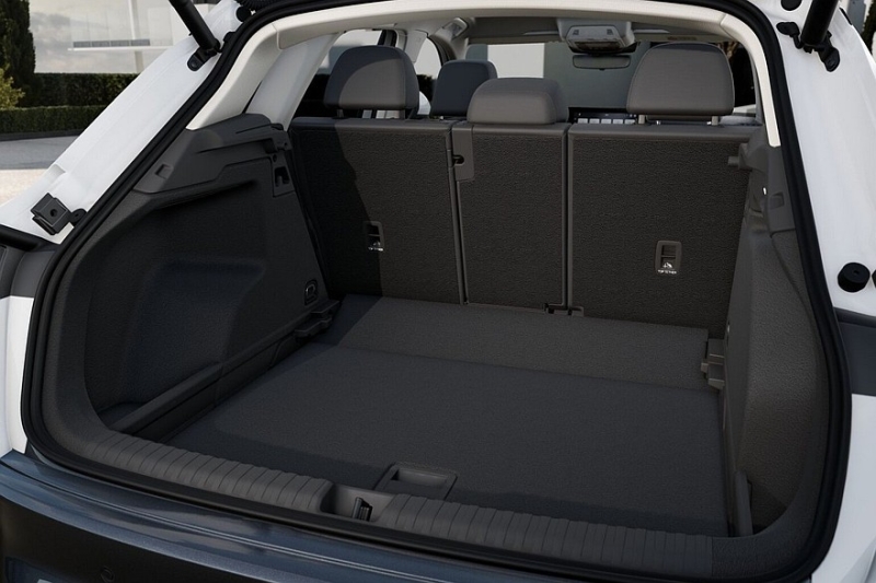 Audi Q3 нового поколения: показана самая дешёвая версия