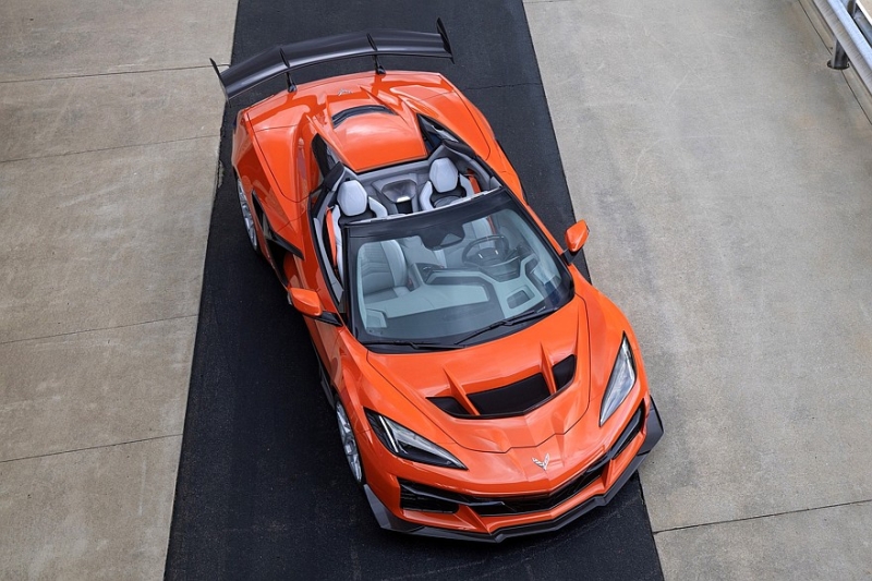 Chevrolet Corvette ZR1X: новая полноприводная гибридная топ-версия мощностью 1267 л.с.