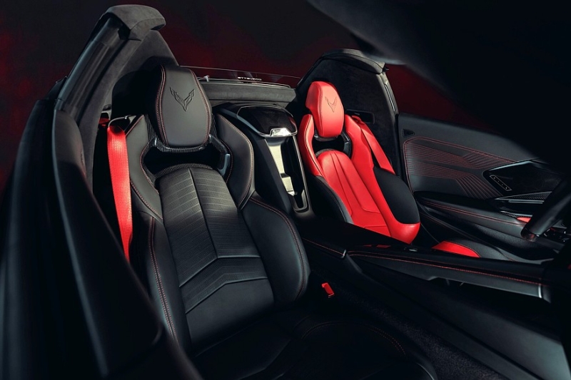 Chevrolet Corvette ZR1X: новая полноприводная гибридная топ-версия мощностью 1267 л.с.