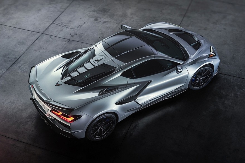Chevrolet Corvette ZR1X: новая полноприводная гибридная топ-версия мощностью 1267 л.с.