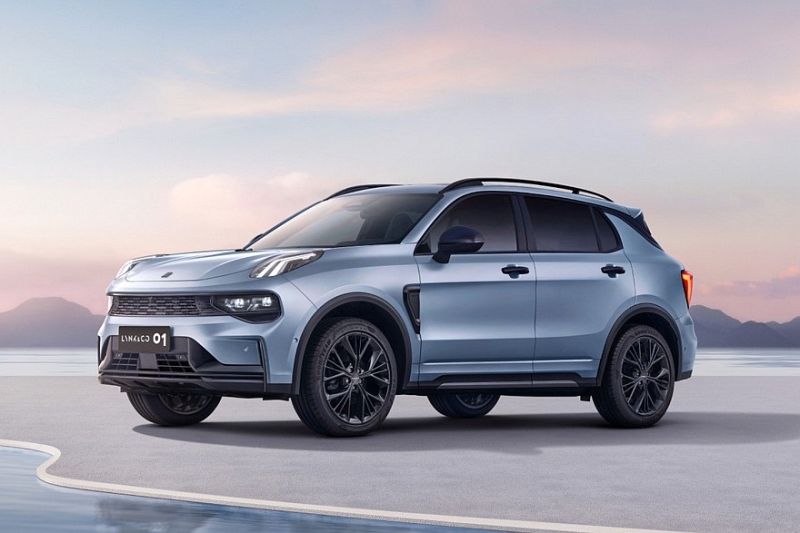 Чисто бензиновый кроссовер Lynk & Co 01 с новым салоном поступил в продажу