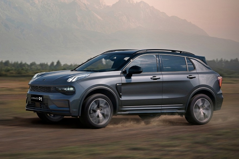 Чисто бензиновый кроссовер Lynk & Co 01 с новым салоном поступил в продажу