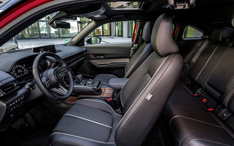 Эффектное, но слишком странное кросс-купе Mazda MX-30 уходит из Европы