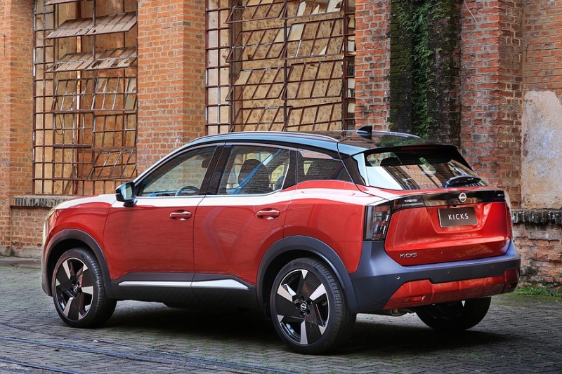 Ещё один новый Nissan Kicks: турбомотор и робот с кнопочным пультом