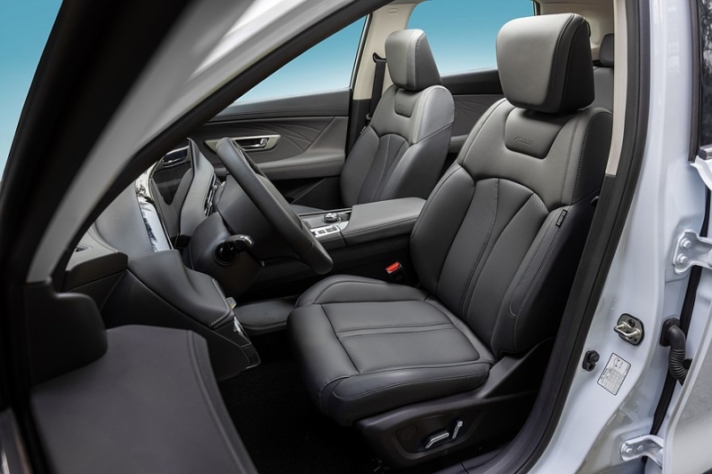 Флагманский кроссовер Dongfeng Huge скоро стартует в России