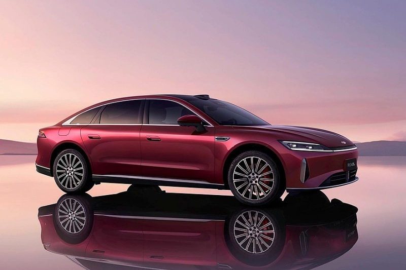 Флагманский седан Chery Fulwin A9L доступен к заказу: богатое оснащение, есть полный привод