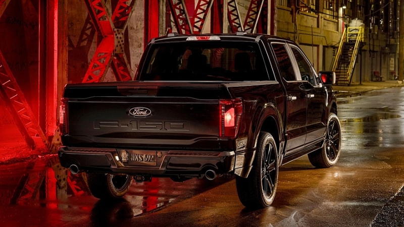 Ford F-150 Lobo: уличный забияка c V8, заниженной подвеской и эффектным декором