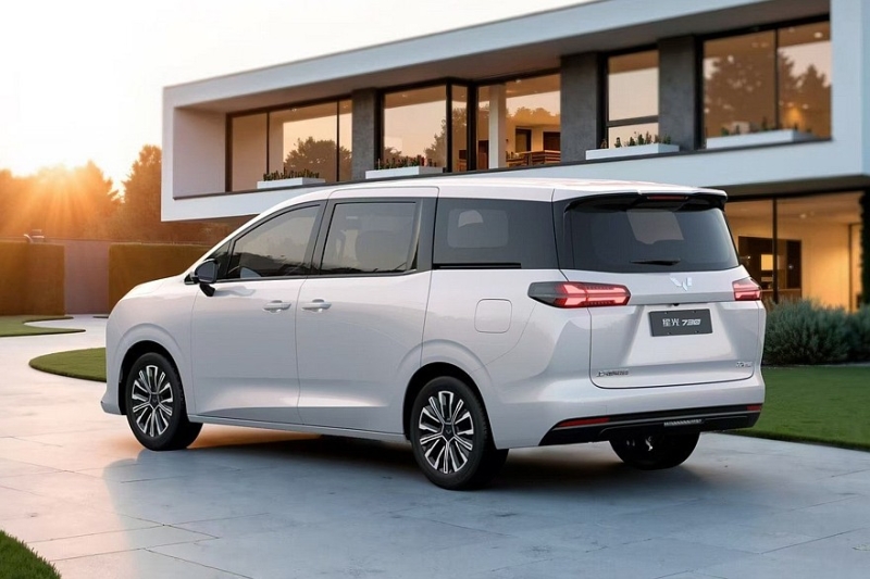GM и SAIC готовятся к запуску семейства бюджетных минивэнов Wuling Xingguang 730