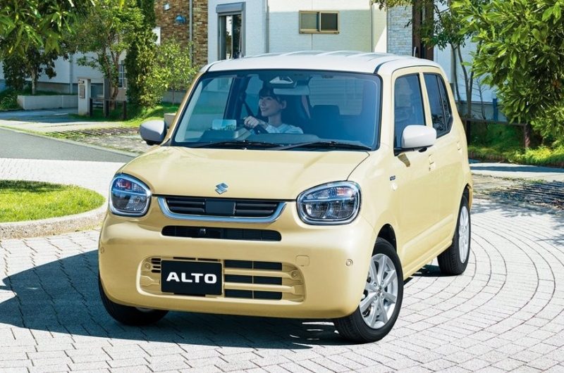 Компакт Suzuki Alto стал безопаснее и экономичнее после рестайлинга