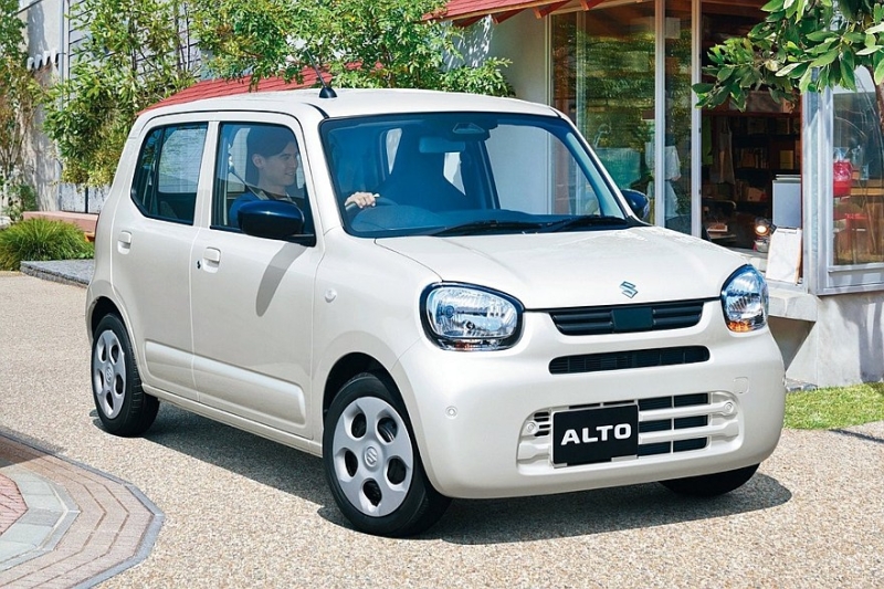 Компакт Suzuki Alto стал безопаснее и экономичнее после рестайлинга