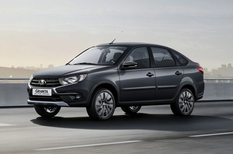 Кросс-лифтбек Lada Granta выходит на рынок, цены известны