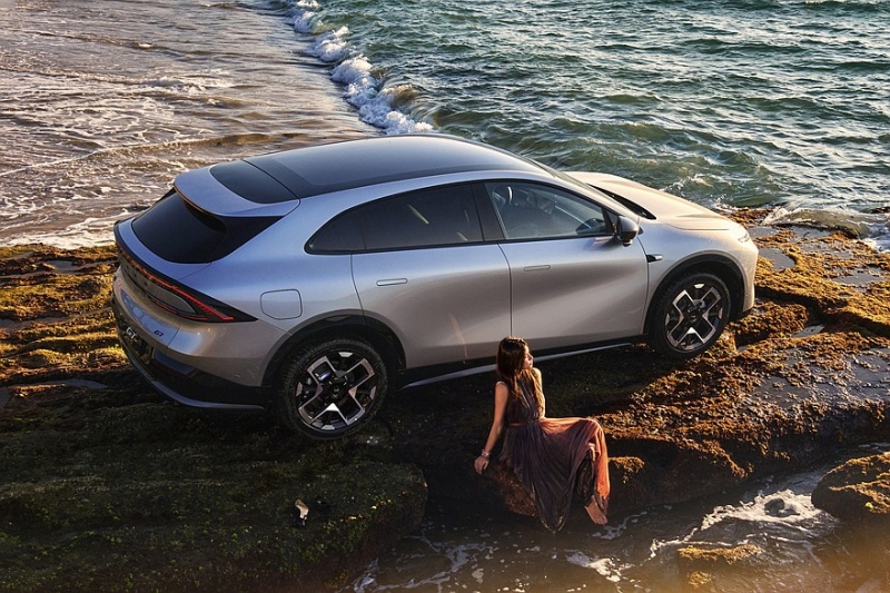 Кроссовер Xpeng G7 готов к премьере: конкурента Tesla Model Y показали на новых фото